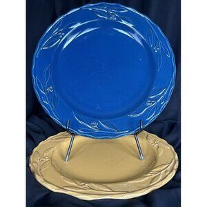 Debby Segura Designs 2004 For Signatures Housewares Set Of 2 Dinner Plates